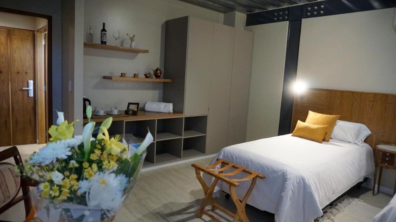 718 Rufino Petit Hotel Мендоса Екстер'єр фото